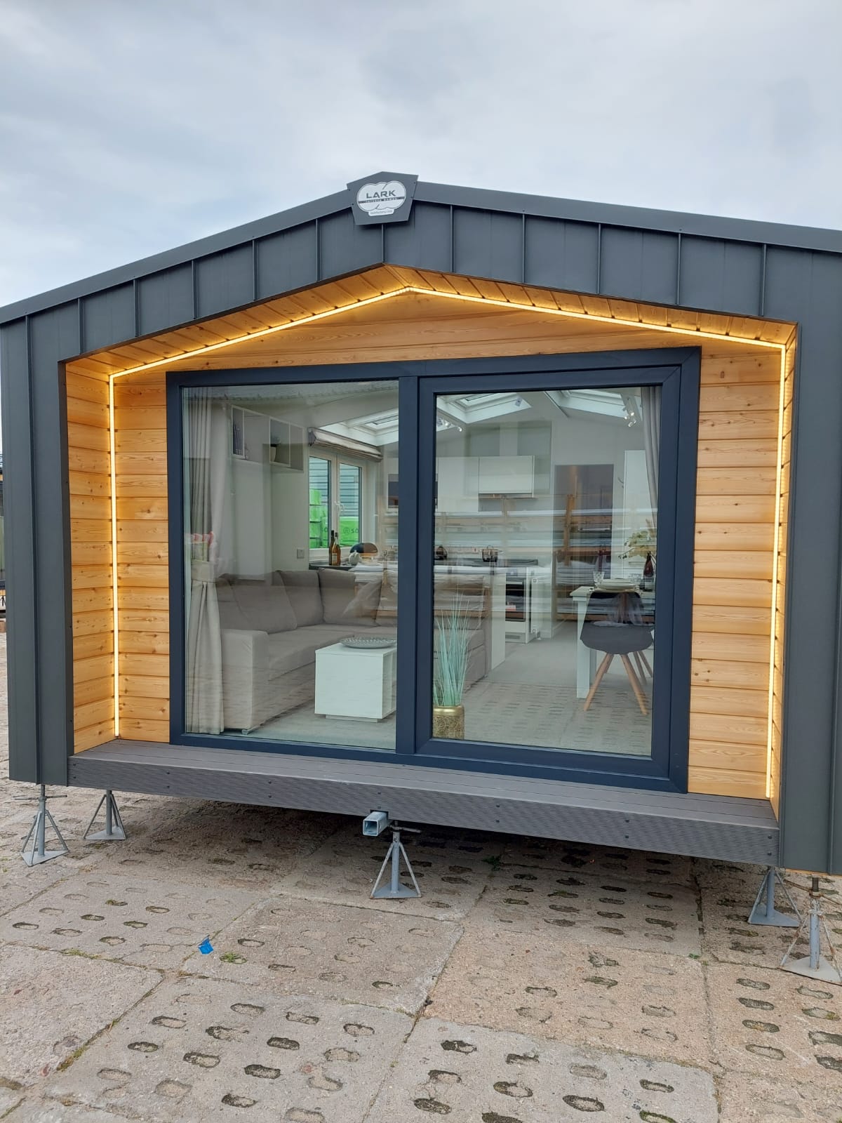 B697C153-6AD2-4742-BCBF-754870B9C238-1.jpg CASA MÓVIL (LUJO Y PRESTIGIO)12,5 X 4,9 M - Imagen 1