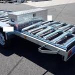 El remolque transporta de 12 a 15 bicicletas en posición horizontal.